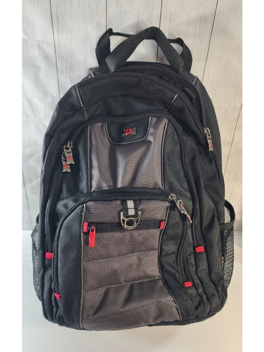 WENGER HEAVY DUTY TRAVEL BACKPACK CARRYON LAPTOP SWISS ARMY SYMBOL